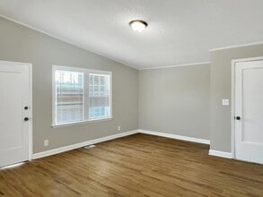 501 Saunders Pl in High Point, NC - Building Photo - Building Photo