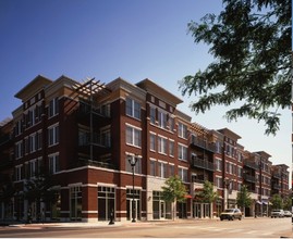 Madison Street Commons in Forest Park, IL - Building Photo - Building Photo