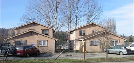 Delridge Triplex in Seattle, WA - Building Photo - Building Photo