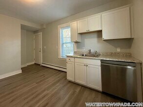 6 Swetts Ct in Watertown, MA - Foto de edificio - Building Photo