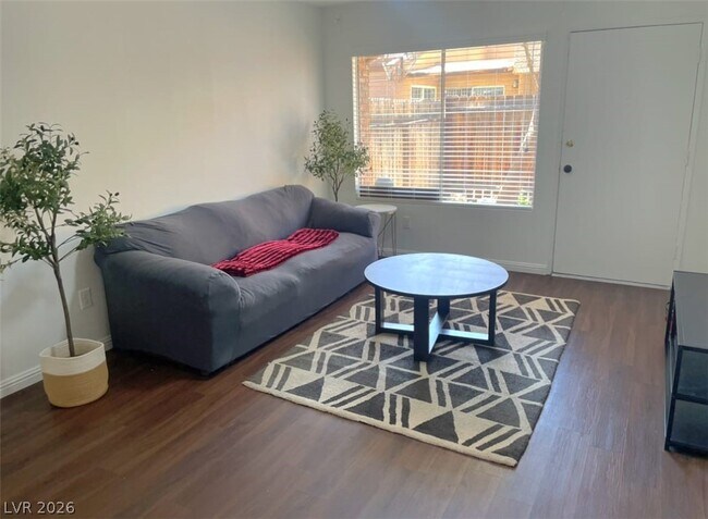 property at 1460 Hialeah Dr