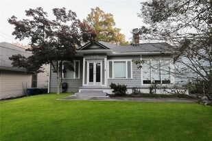 916 Greenwood Ave NE in Atlanta, GA - Building Photo