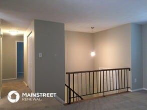 1419 Mutz Dr in Indianapolis, IN - Foto de edificio - Building Photo