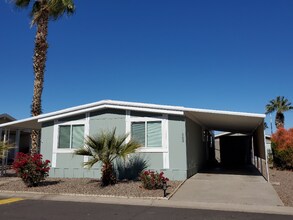 2401 E Southern Ave in Tempe, AZ - Foto de edificio - Building Photo