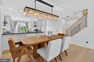 11433 Heritage Oak Ct in Reston, VA - Building Photo - Building Photo