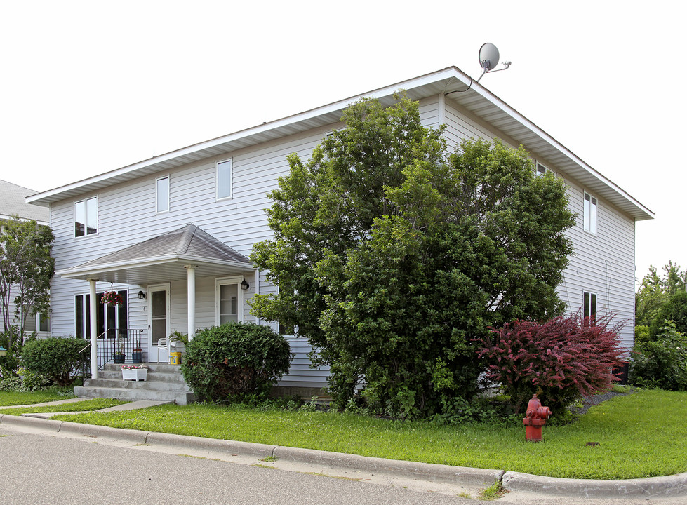 2096 Fry St in Roseville, MN - Building Photo