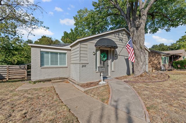 2117 W Lotus Ave in Fort Worth, TX - Building Photo - Building Photo