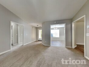 714 Manor Ridge Dr in Loganville, GA - Building Photo - Building Photo