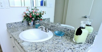 Crown Encino Apartment Homes in Encino, CA - Building Photo