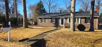 8011 Kenmore Dr in Mechanicsville, VA - Building Photo