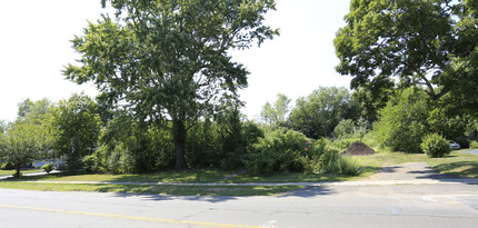 102 Washington Ave in Hamden, CT - Building Photo - Building Photo