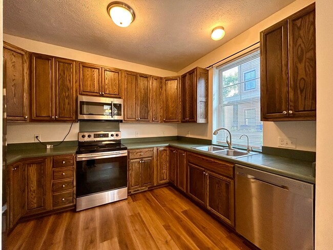 327 Freyling Pl SE in Grand Rapids, MI - Building Photo - Building Photo