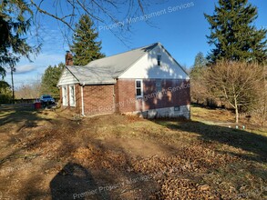 1390 Barclay Hill Rd in Beaver, PA - Building Photo - Building Photo