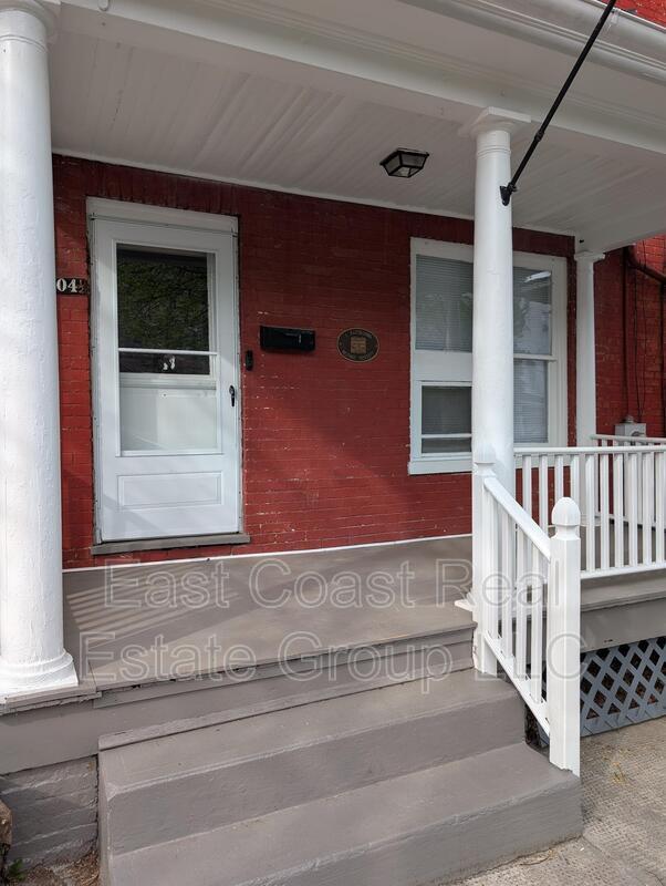 304 1/2 W Martin St in Martinsburg, WV - Building Photo - Building Photo