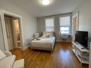 32 Sidlaw Rd in Boston, MA - Building Photo - Building Photo