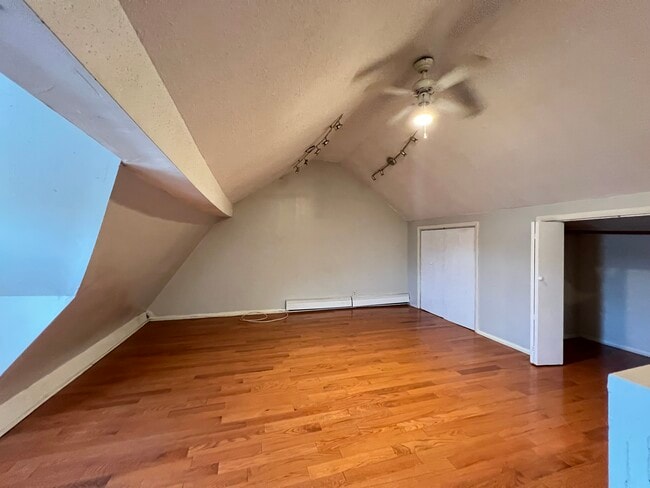 197 Orient Ave, Unit 1 in Jersey City, NJ - Foto de edificio - Building Photo