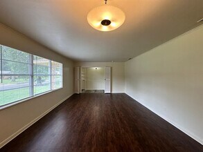 2725 Tanglewood Dr in Tyler, TX - Building Photo - Building Photo