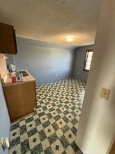 306 North St, Unit B upstairs in Creston, IA - Building Photo - Building Photo