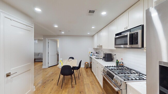 14 Mount Hood Rd in Boston, MA - Building Photo - Building Photo