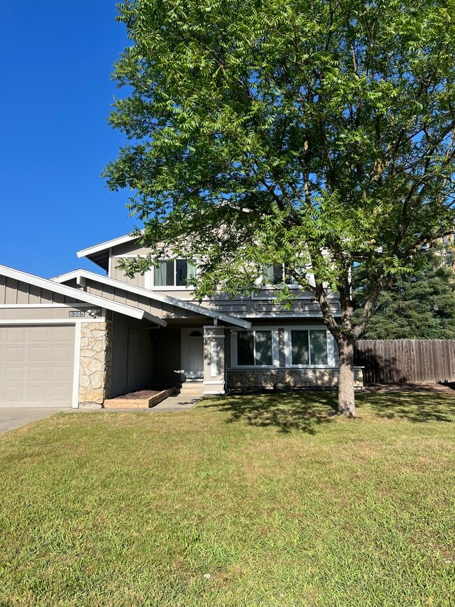 8325 Garry Oak Dr in Citrus Heights, CA - Building Photo - Building Photo