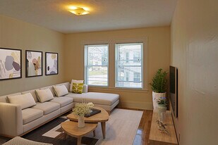 20 Norumbega Ter, Unit 2 in Waltham, MA - Building Photo