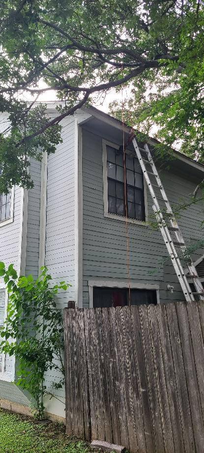 property at 1102 Verde Dr