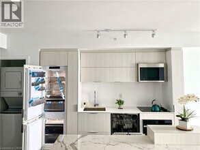 370 Martha St in Burlington, ON - Building Photo - Building Photo