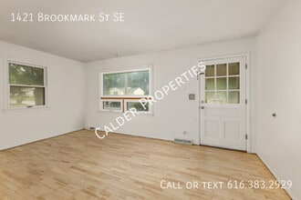 1421 Brookmark St SE in Kentwood, MI - Building Photo - Building Photo