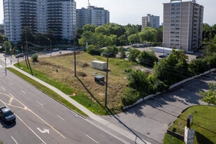 591 Finch Avenue in Toronto, ON - Building Photo
