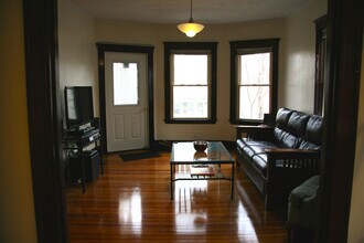 54 Hobson St, Unit 1 in Boston, MA - Building Photo - Building Photo