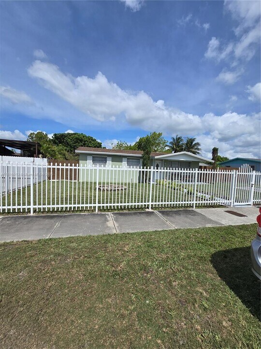 30228 SW 158th Pl in Homestead, FL - Building Photo