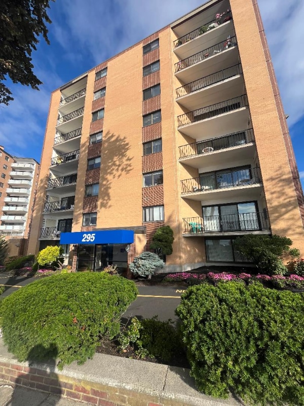 property at 295 Lynn Shore Dr