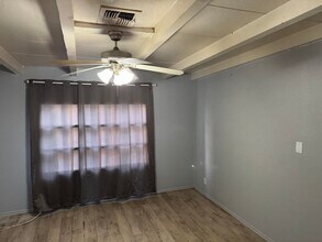 915 E Mesquite Ave in Las Vegas, NV - Building Photo - Building Photo