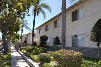 Porter Avenue Apartments in Fullerton, CA - Building Photo - Building Photo