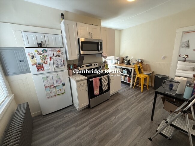 359 Cambridge St, Unit B3