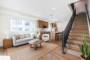 2129.1 Aaron St in Los Angeles, CA - Building Photo