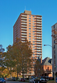 Executive House Apartments in St. Louis, MO - Foto de edificio - Building Photo