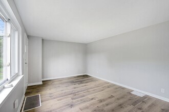 9722 Glendale Rd in Pittsburgh, PA - Building Photo - Building Photo