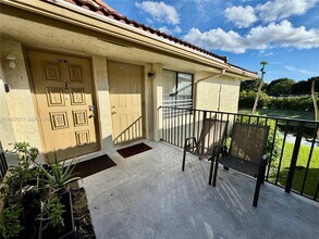 11044 Royal Palm Blvd, Unit 7-5 in Coral Springs, FL - Foto de edificio - Building Photo