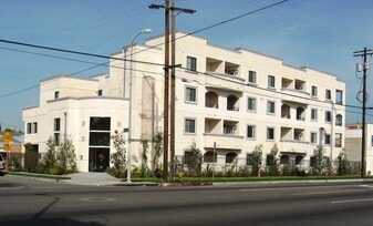 Mimmim Town Homes in Los Angeles, CA - Building Photo