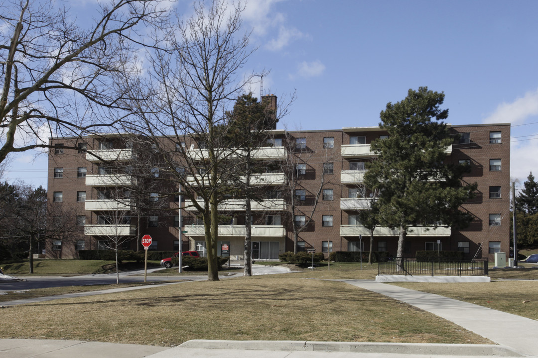 Baythorn Place in Markham, ON - Building Photo