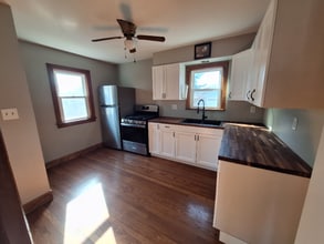 338 N Dwiggins St in Griffith, IN - Building Photo - Building Photo