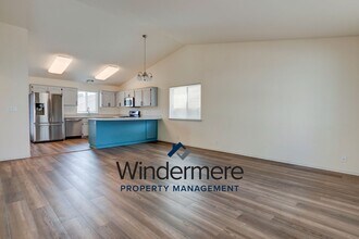 1281 NE Big Berry Loop in Oak Harbor, WA - Building Photo - Building Photo