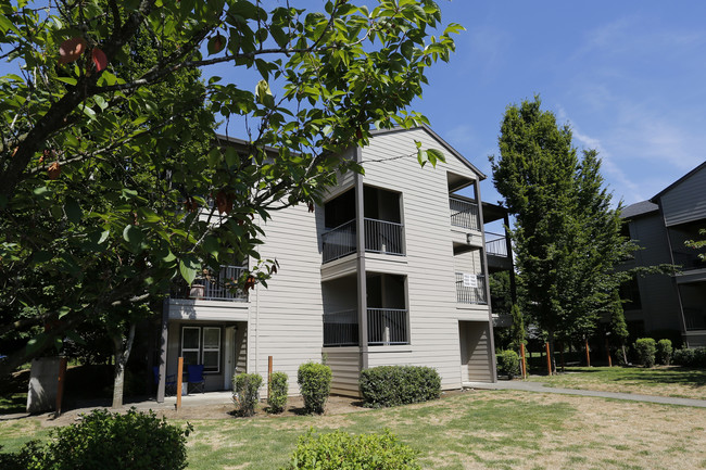 Harmony Point Condo in Milwaukie, OR - Foto de edificio - Building Photo