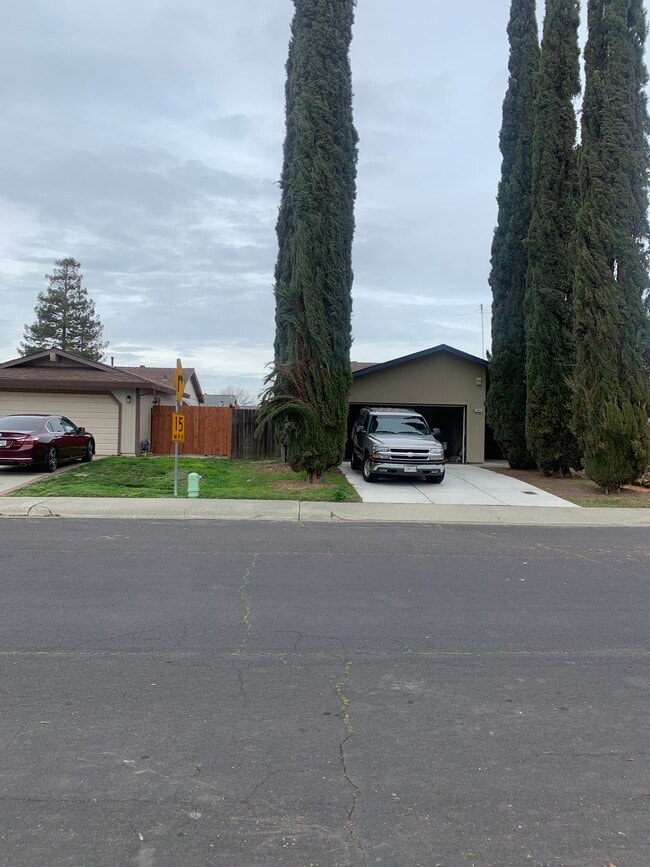 property at 2965 Janet Dr