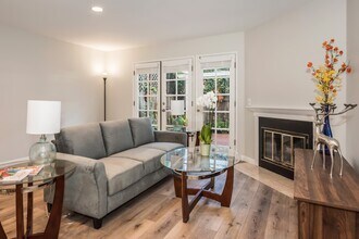 2110 De La Vina St in Santa Barbara, CA - Building Photo - Building Photo