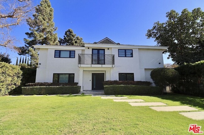 602 S Lucerne Blvd in Los Angeles, CA - Building Photo - Building Photo