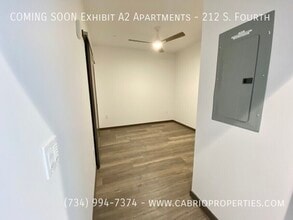 212 S 4th Ave in Ann Arbor, MI - Building Photo - Building Photo