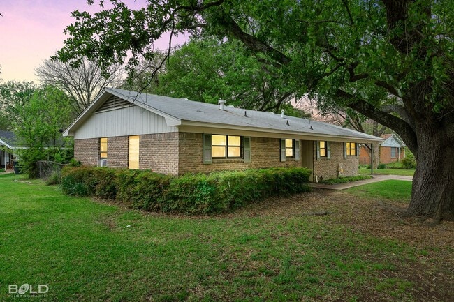 property at 2614 Rosedale Pl