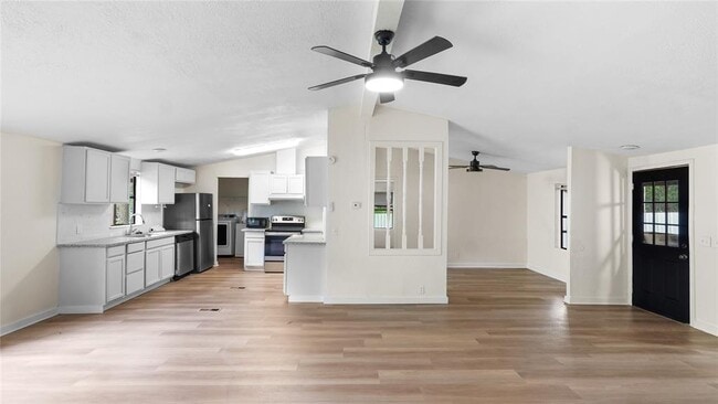 2359 Virginia St in Montgomery, TX - Building Photo - Building Photo